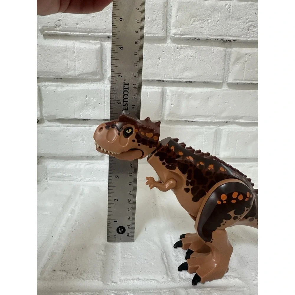 LEGO Jurassic World Carnotaurus Figure Gyrosphere 75929